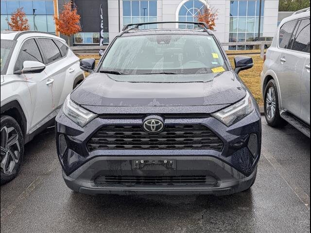 2024 Toyota RAV4 XLE photo 2