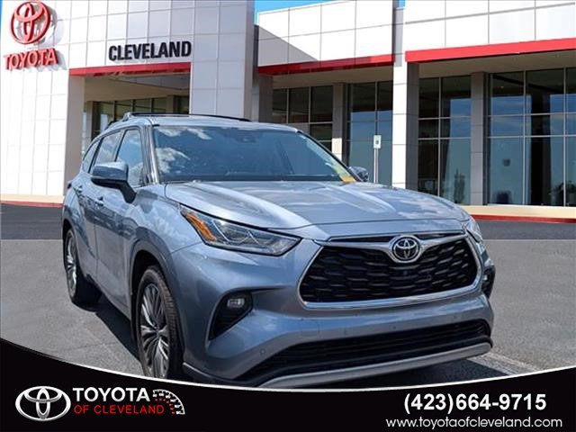 Pre-Owned 2021 Toyota Highlander Platinum