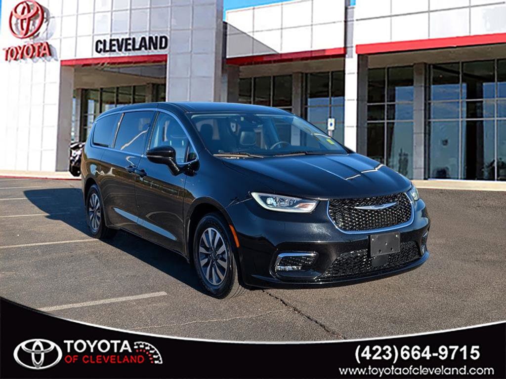 2024 Chrysler Pacifica PHEV Select's photo