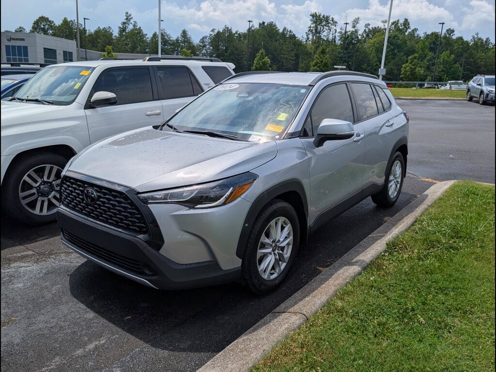 Used 2024 Toyota Corolla Cross LE SUV