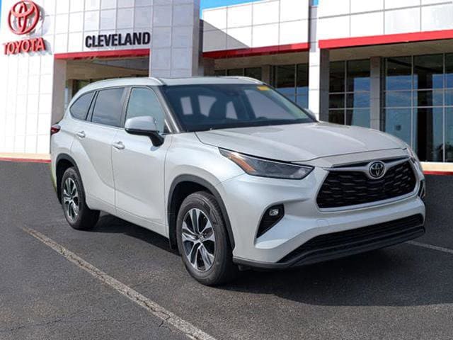 Used 2023 Toyota Highlander XLE with VIN 5TDKDRBH8PS028236 for sale in Cleveland, TN