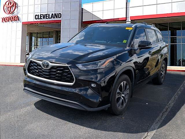 2023 Toyota Highlander XLE photo 3