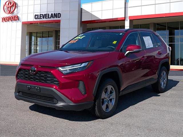 2023 Toyota RAV4 XLE photo 2