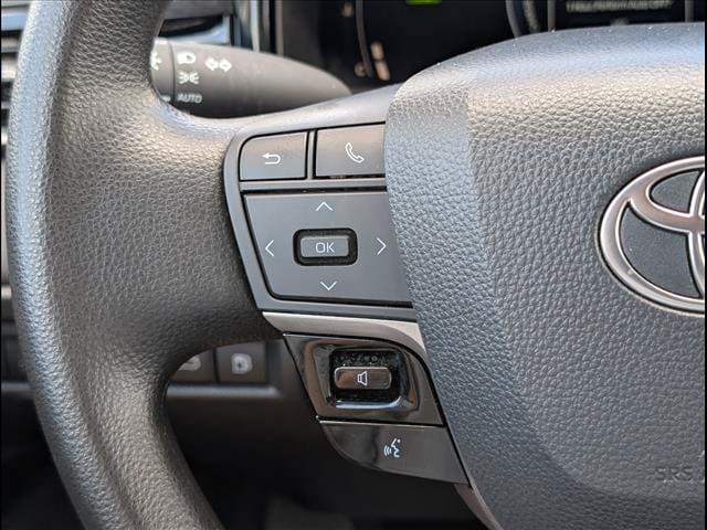 2025 Toyota Camry LE - Photo 14