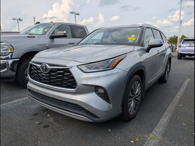 2021 Toyota Highlander Platinum photo 2