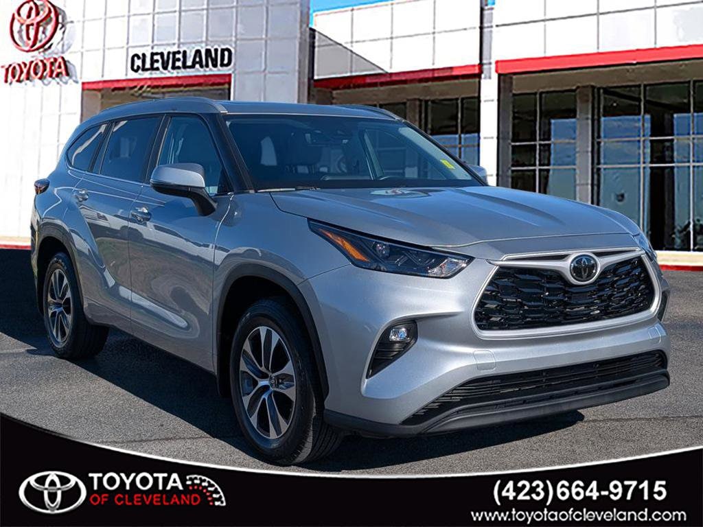 2024 Toyota Highlander XLE's photo