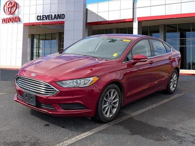 2017 Ford Fusion SE photo 3