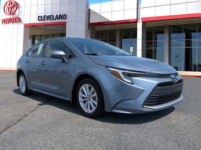 Used 2024 Toyota Corolla XLE with VIN JTDBCMFE8RJ035502 for sale in Cleveland, TN