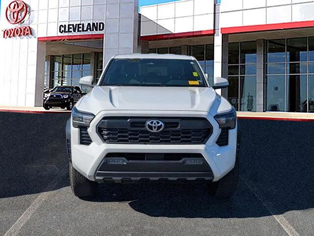 2024 Toyota Tacoma TRD Off-Road photo 3