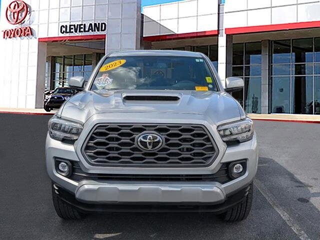 2023 Toyota Tacoma TRD Sport V6 photo 2