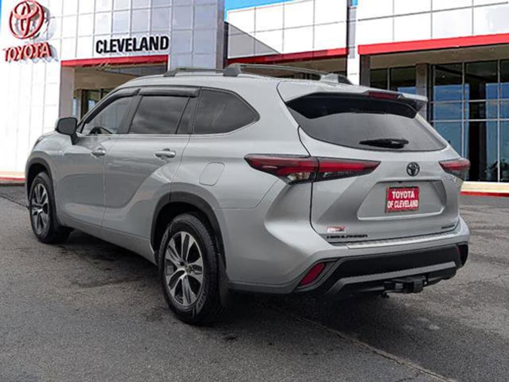 Used 2024 Toyota Highlander XLE SUV