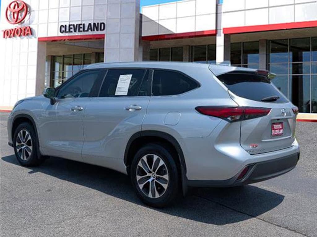 Used 2023 Toyota Highlander XLE SUV