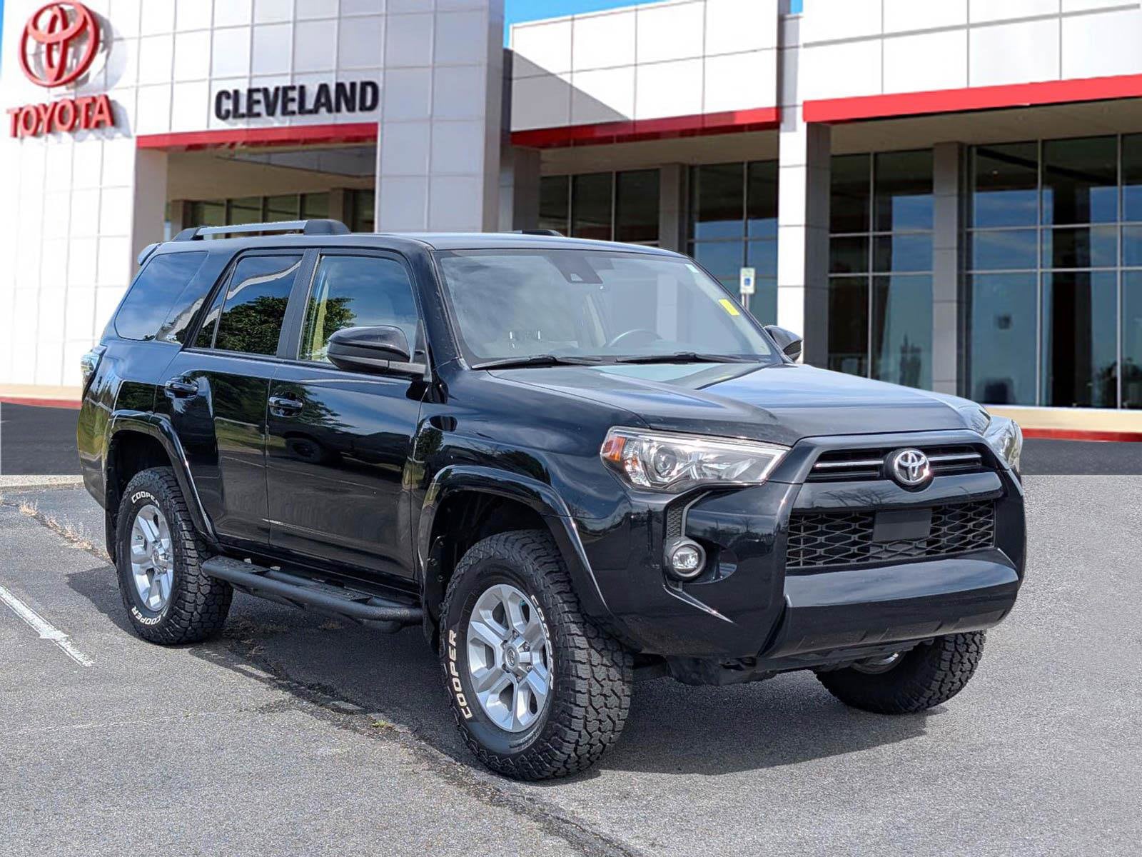 2021 Toyota 4Runner SR5 - Photo 2