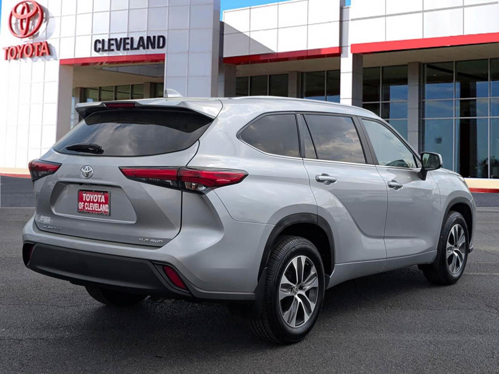 2023 Toyota Highlander XLE - Photo 7