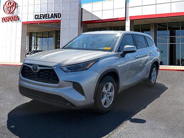 2023 Toyota Highlander L photo 2