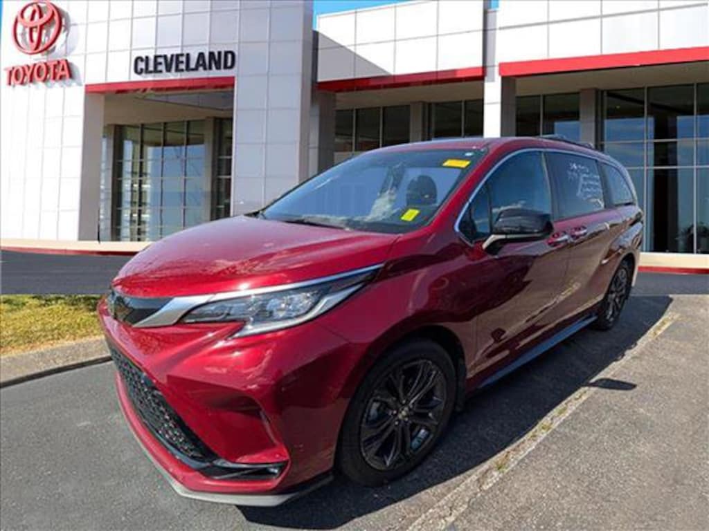 Used 2022 Toyota Sienna XSE 7 Passenger Van Passenger Van