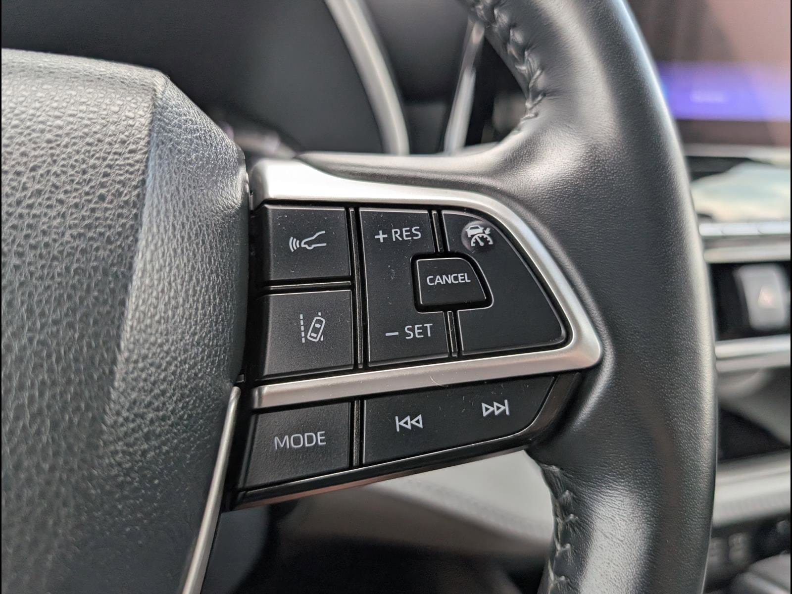 2023 Toyota Highlander XLE - Photo 22