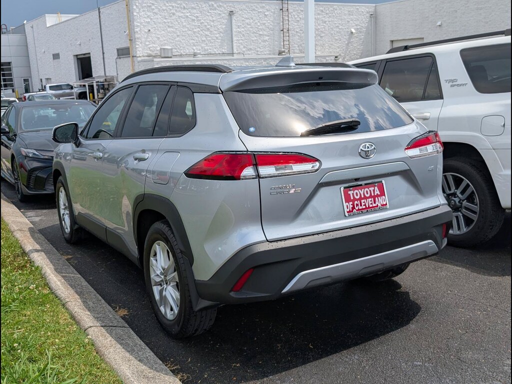 Used 2024 Toyota Corolla Cross LE SUV