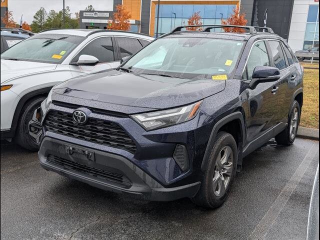 2024 Toyota RAV4 XLE photo 3