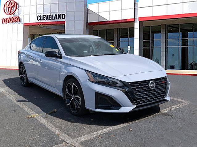 2024 Nissan Altima 2.5 SR photo 2