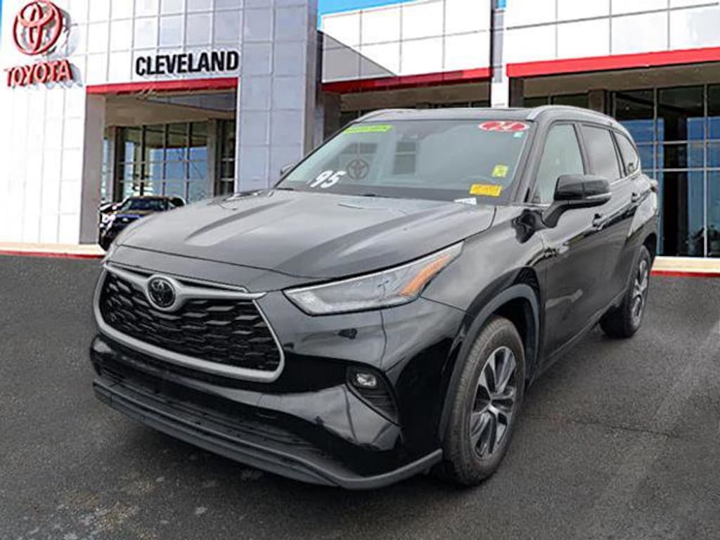 Used 2024 Toyota Highlander XLE SUV