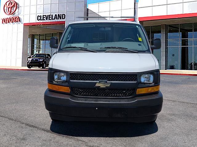 2017 Chevrolet Express 2500 Cargo Van photo 3