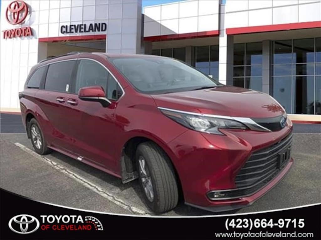 Used 2025 Toyota Sienna XLE 8 Passenger Van Passenger Van