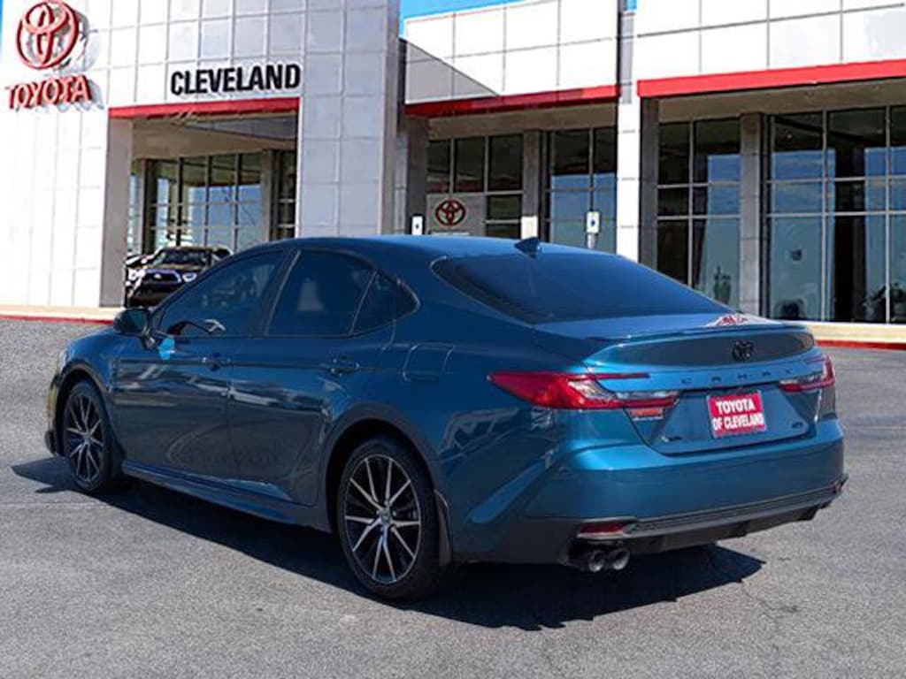 Used 2025 Toyota Camry SE Sedan