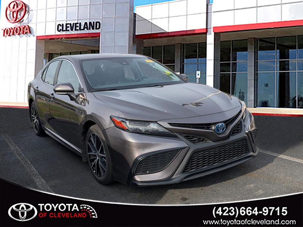 Used 2022 Toyota Camry Hybrid SE Sedan