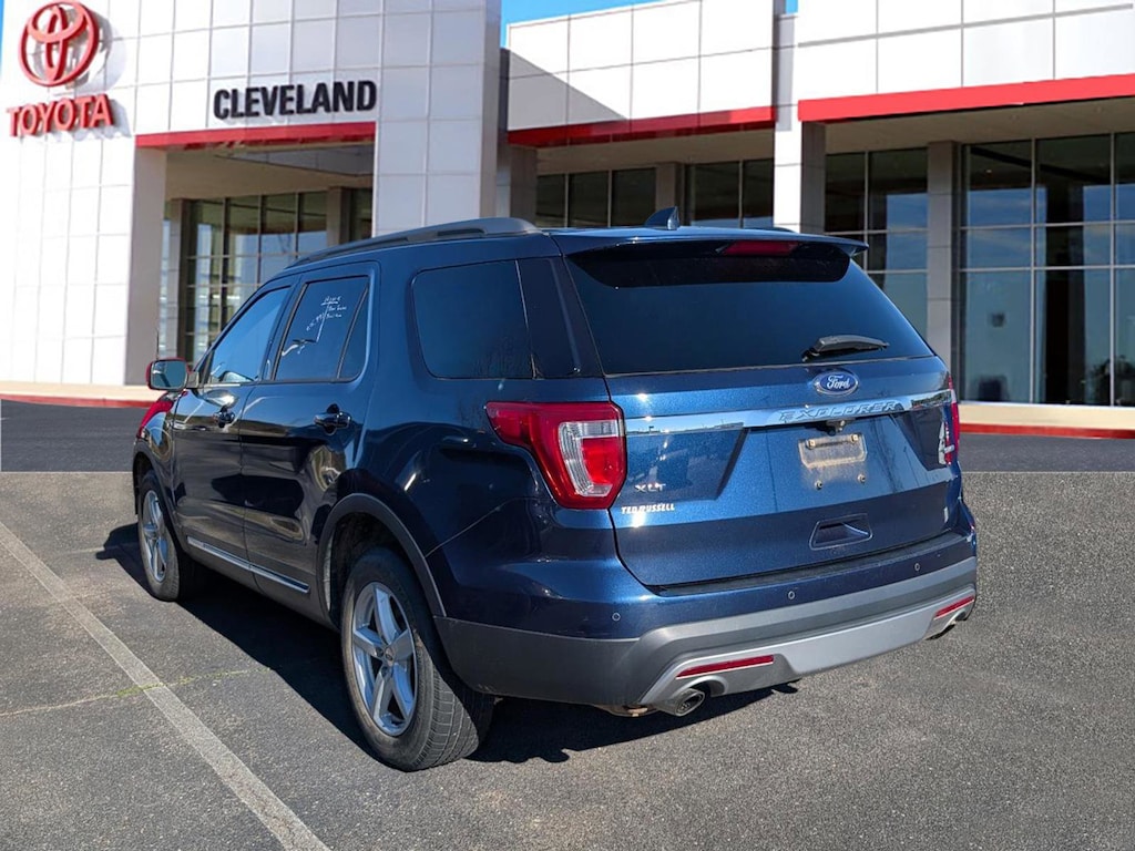 Used 2017 Ford Explorer XLT SUV