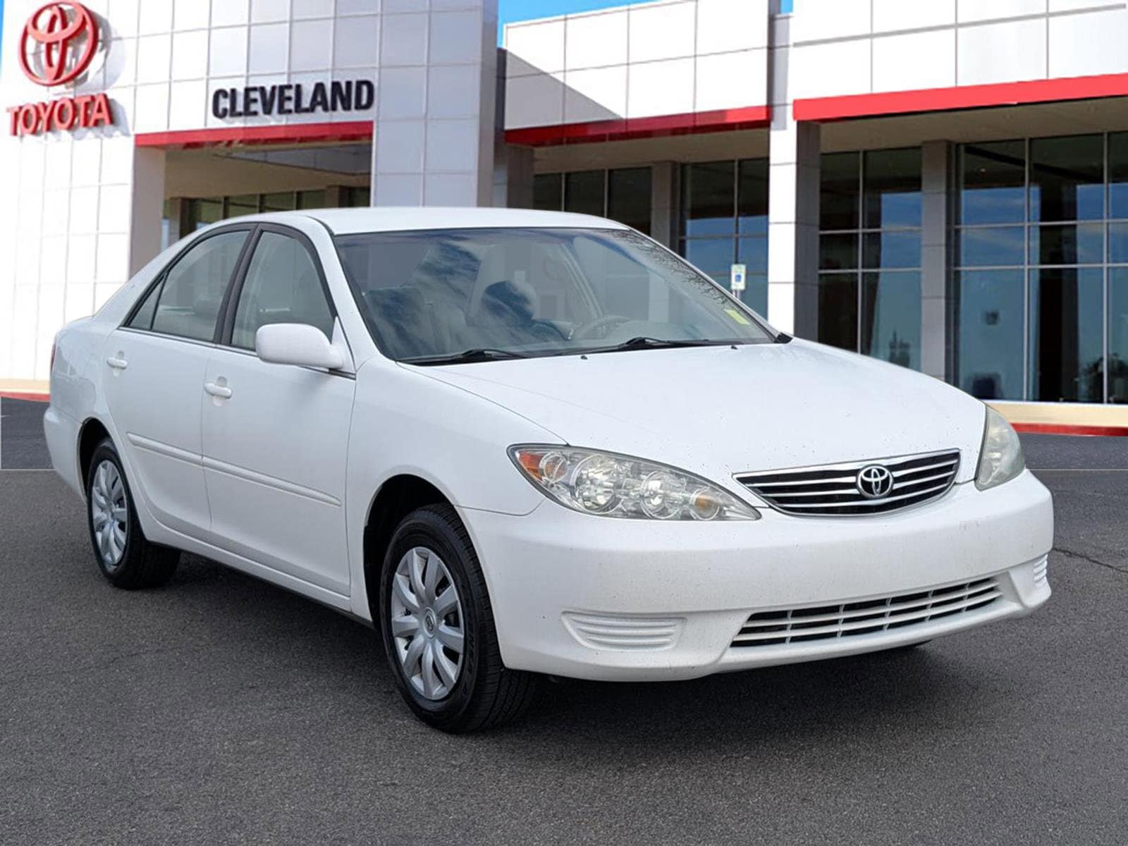 Used 2005 Toyota Camry LE with VIN 4T1BE32K35U544143 for sale in Mcdonald, TN