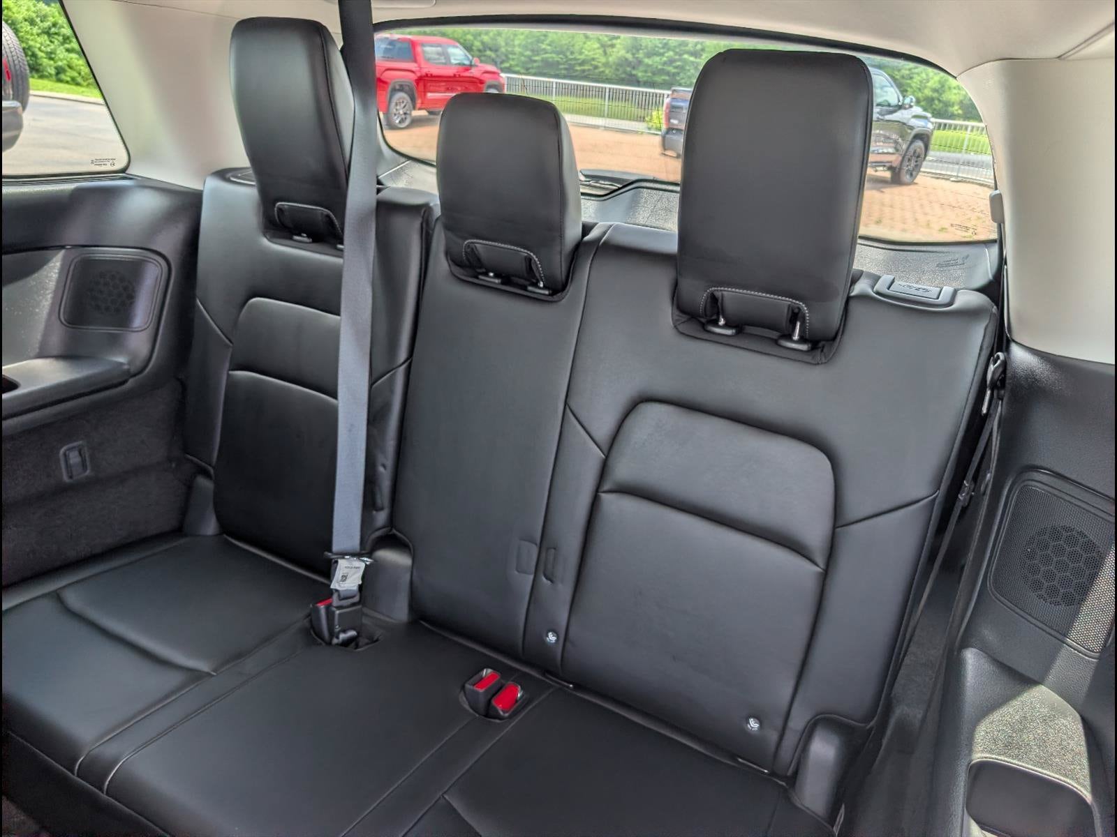 2025 Nissan Pathfinder Platinum - Photo 11