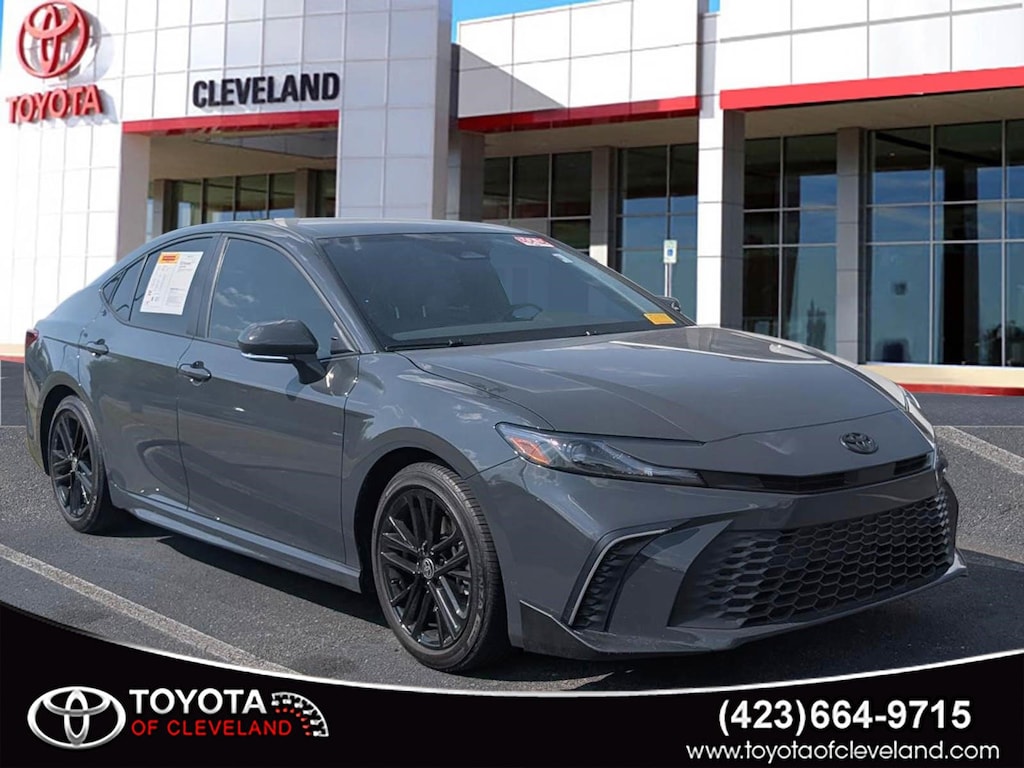 Used 2025 Toyota Camry SE Sedan