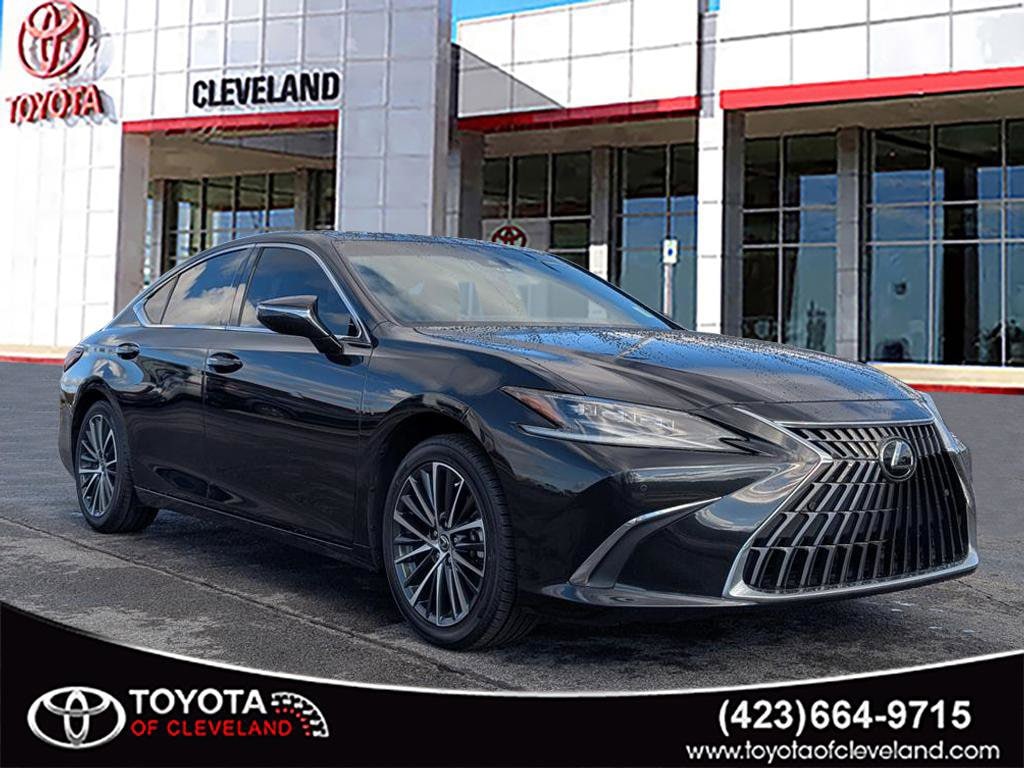 2024 Lexus ES Hybrid 300h's photo