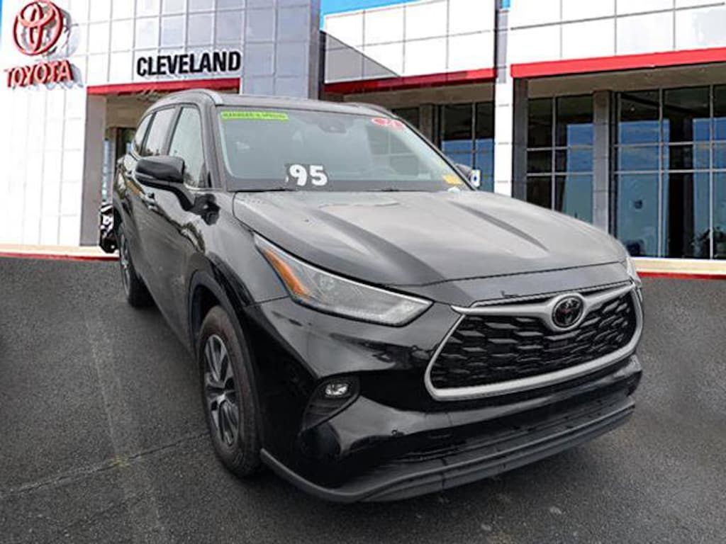 Used 2024 Toyota Highlander XLE SUV