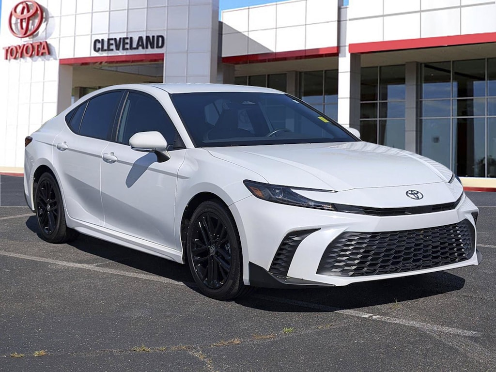 Used 2025 Toyota Camry SE Sedan