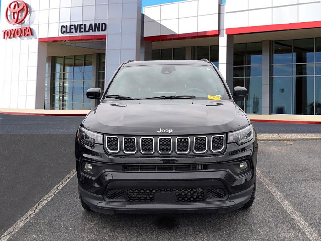 Used 2024 Jeep Compass Latitude SUV