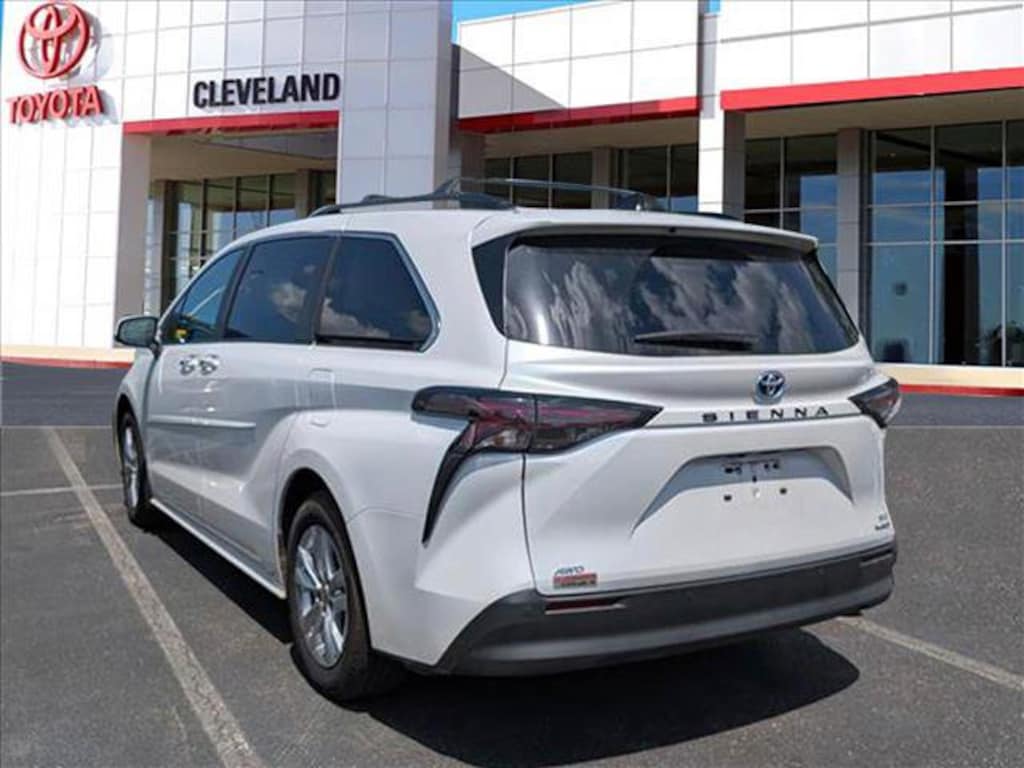 Used 2024 Toyota Sienna XLE 7 Passenger Van Passenger Van