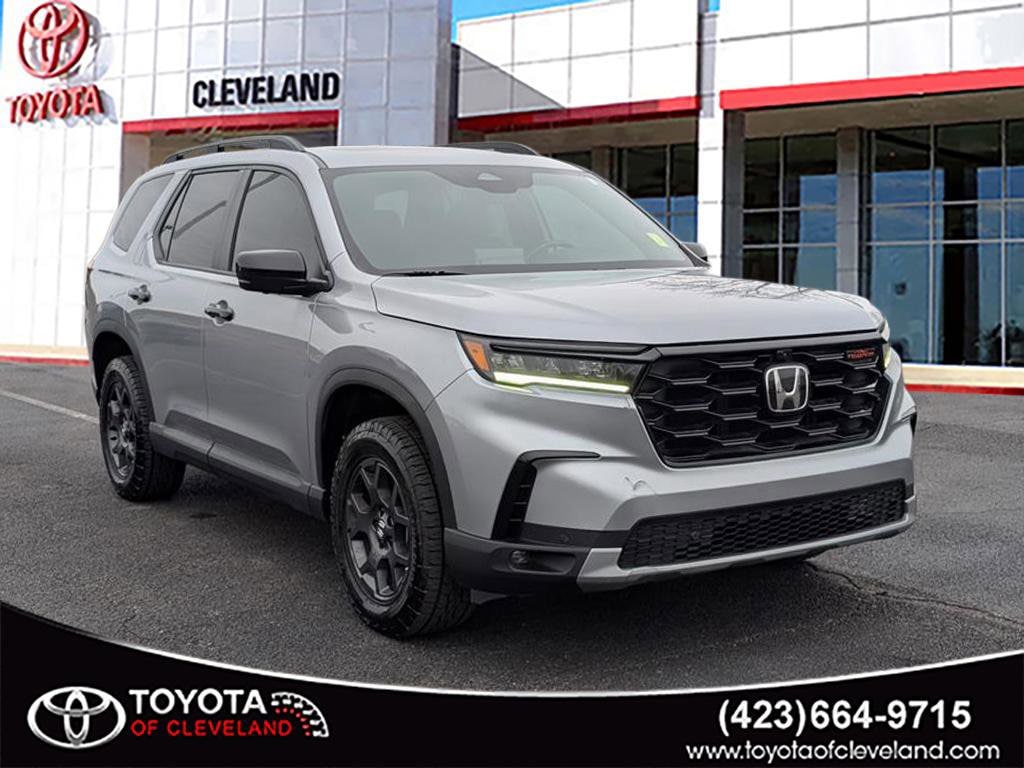 Used 2025 Honda Pilot TrailSport SUV