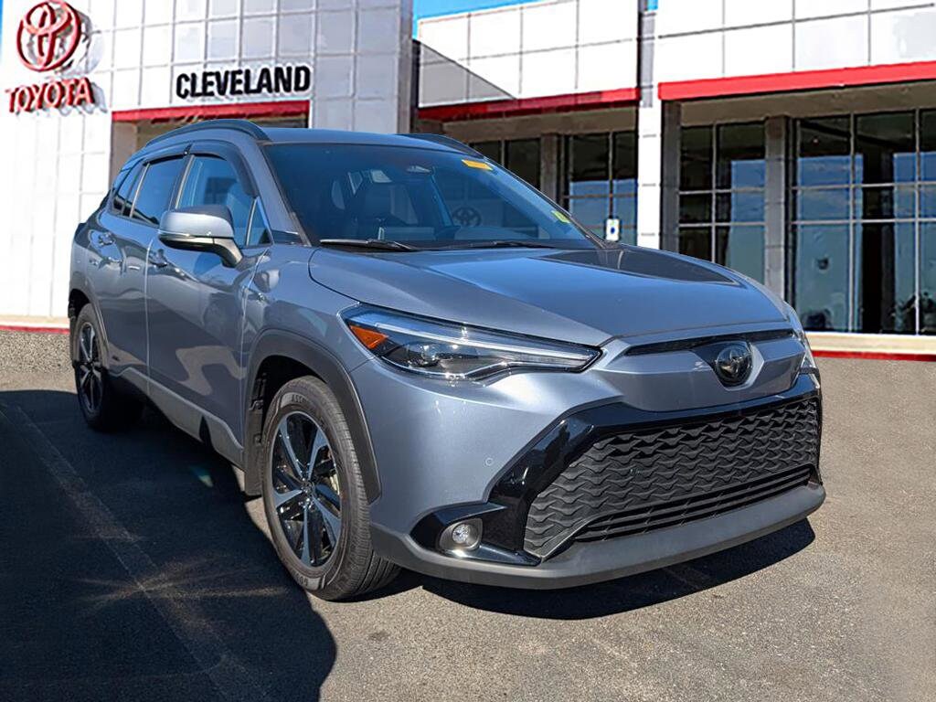 2024 Toyota Corolla Cross Hybrid XSE photo 2