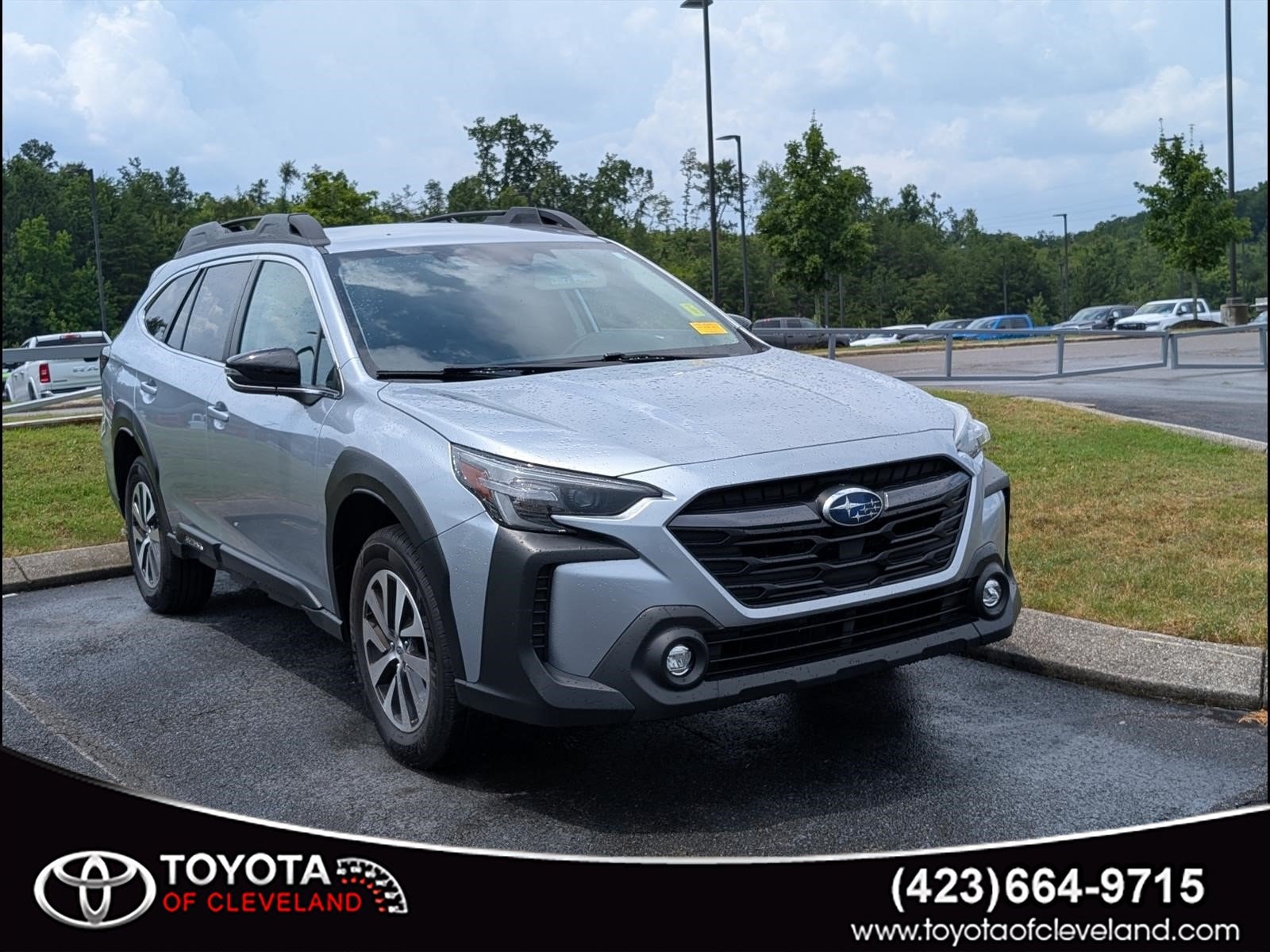 2025 Subaru Outback Premium's photo
