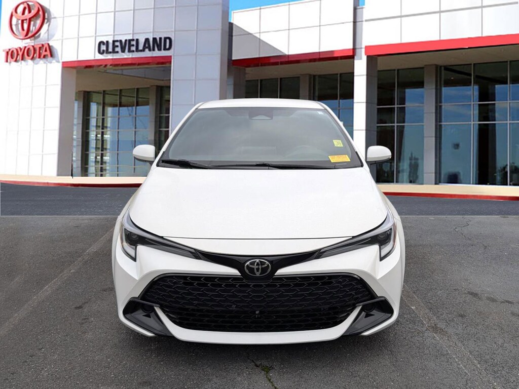 Used 2024 Toyota Corolla Hatchback SE Hatchback