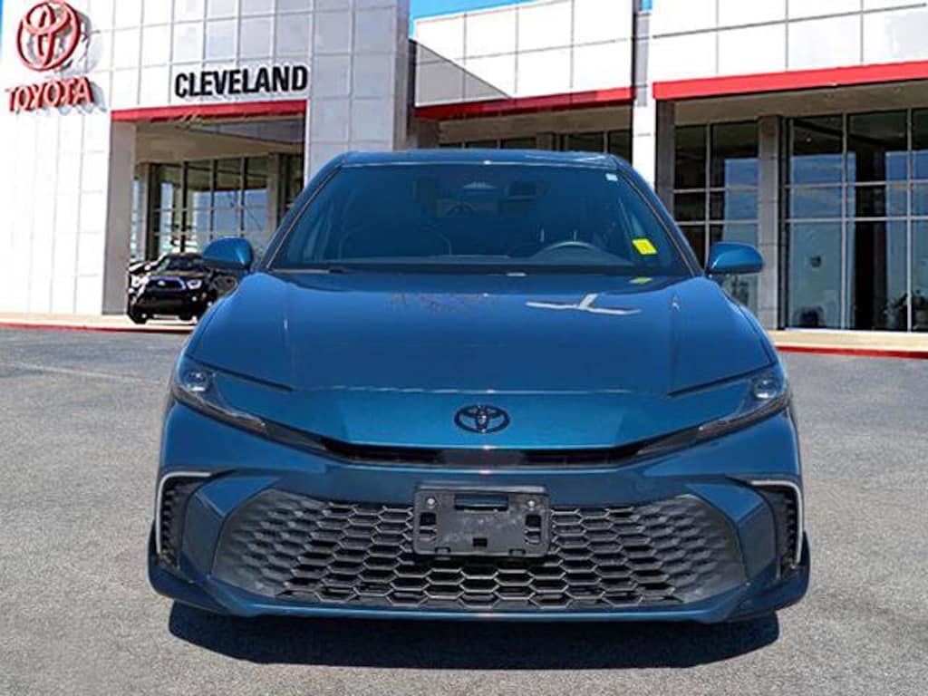 Used 2025 Toyota Camry SE Sedan