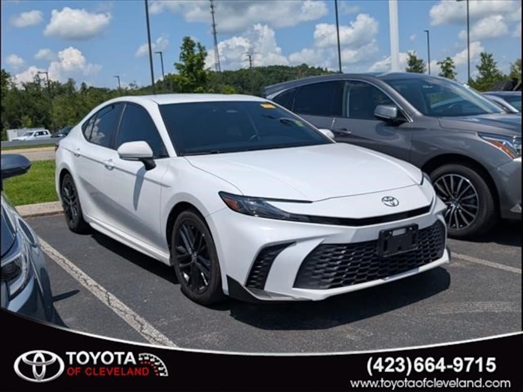 Used 2025 Toyota Camry SE Sedan
