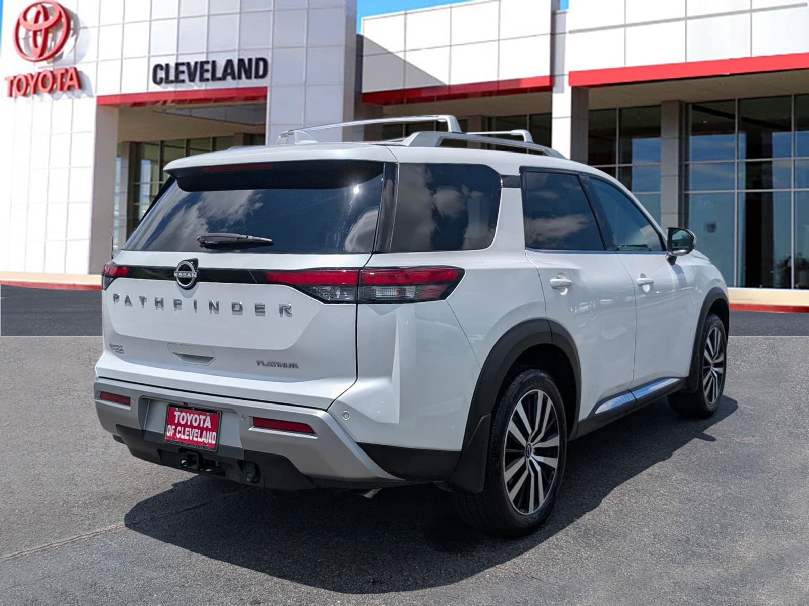 2025 Nissan Pathfinder Platinum - Photo 7