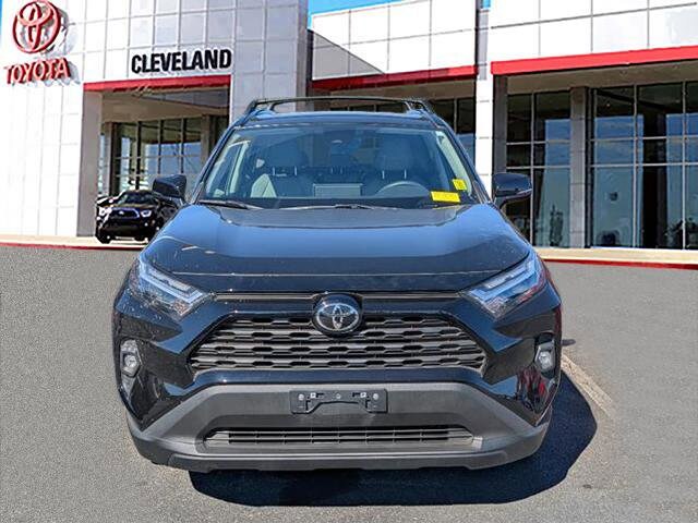 2023 Toyota RAV4 XLE Premium photo 3