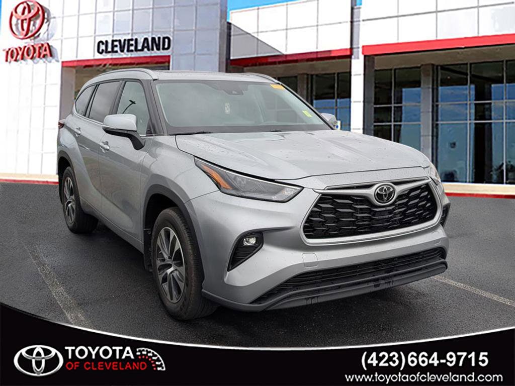 2024 Toyota Highlander XLE's photo