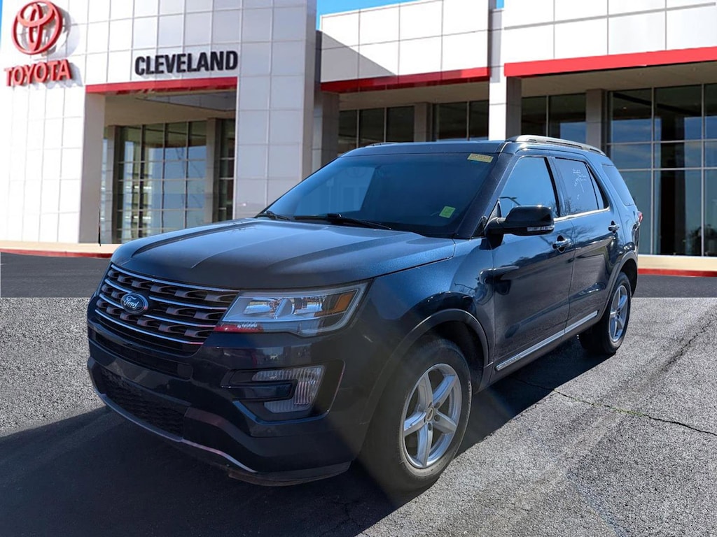 Used 2017 Ford Explorer XLT SUV