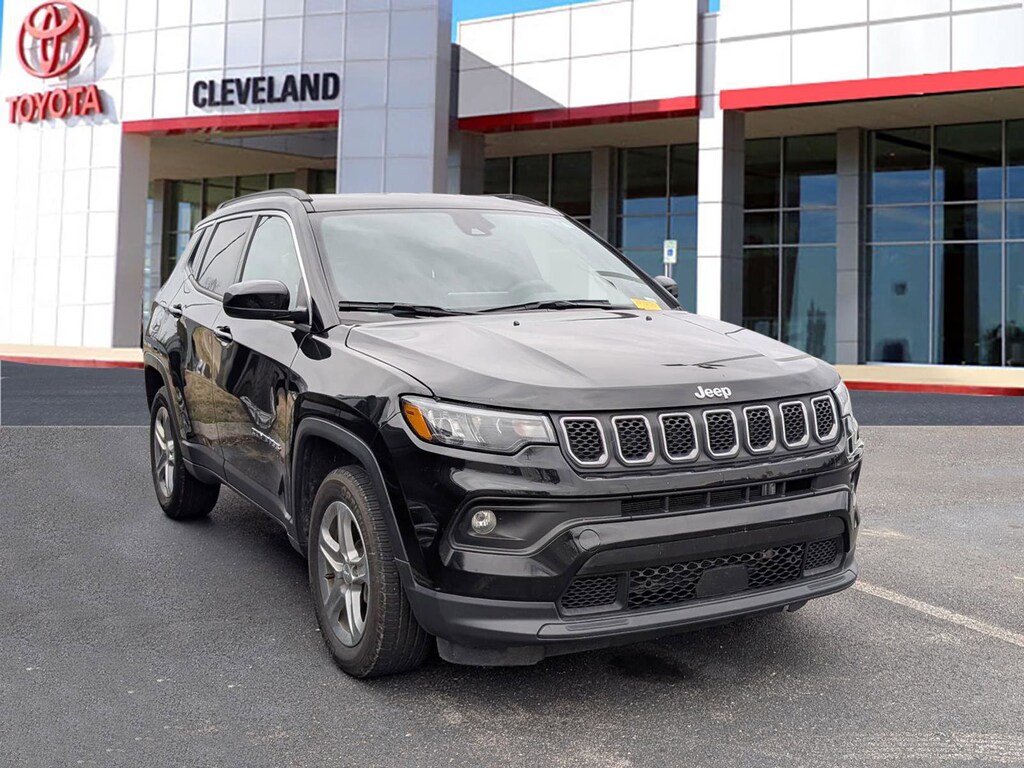 Used 2024 Jeep Compass Latitude SUV