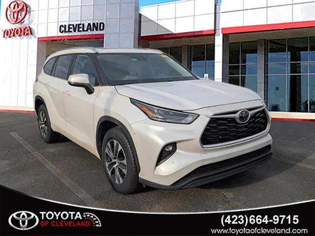 2023 Toyota Highlander XLE's photo